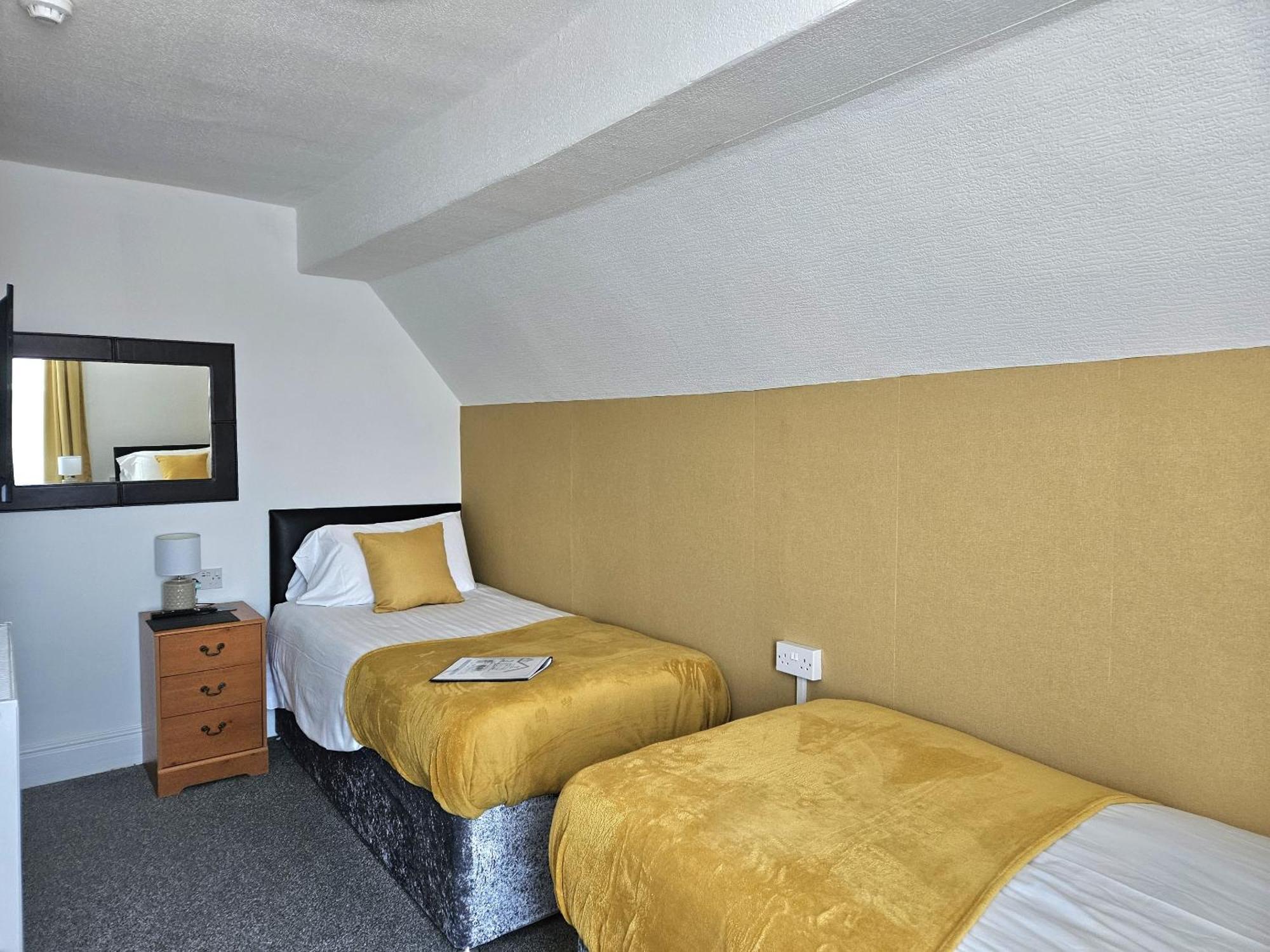 Beverley Dean - Children Over 5 Years Welcome - Continental Breakfast Couette-café 3*